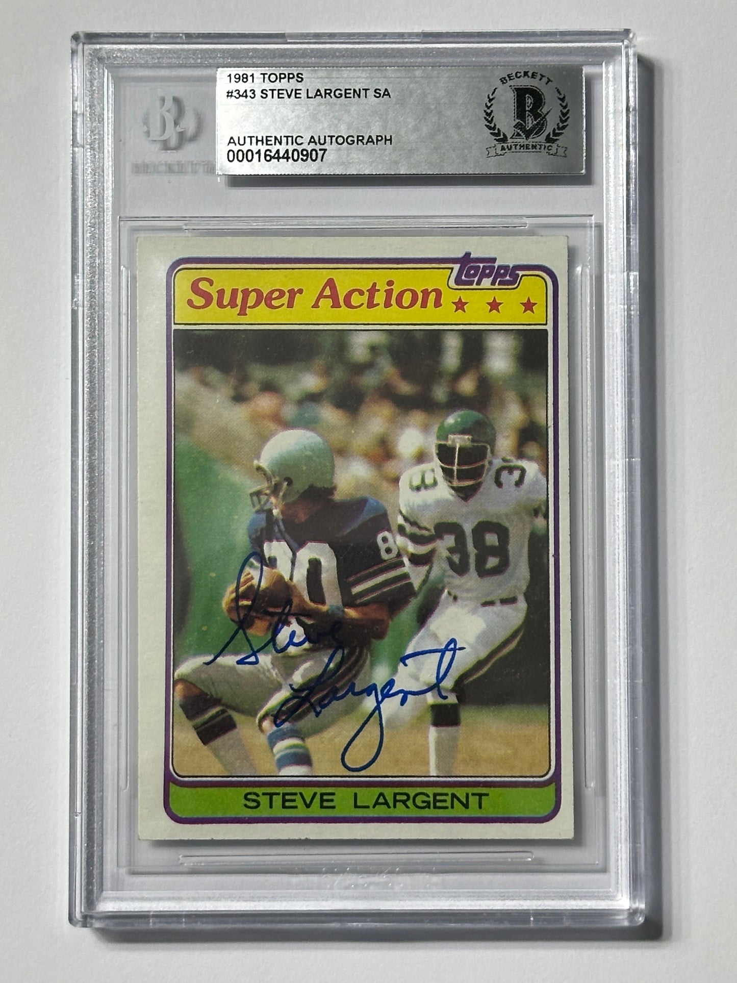 Steve Largent 1981 Topps SA Seahawks Signed Football Card - Beckett