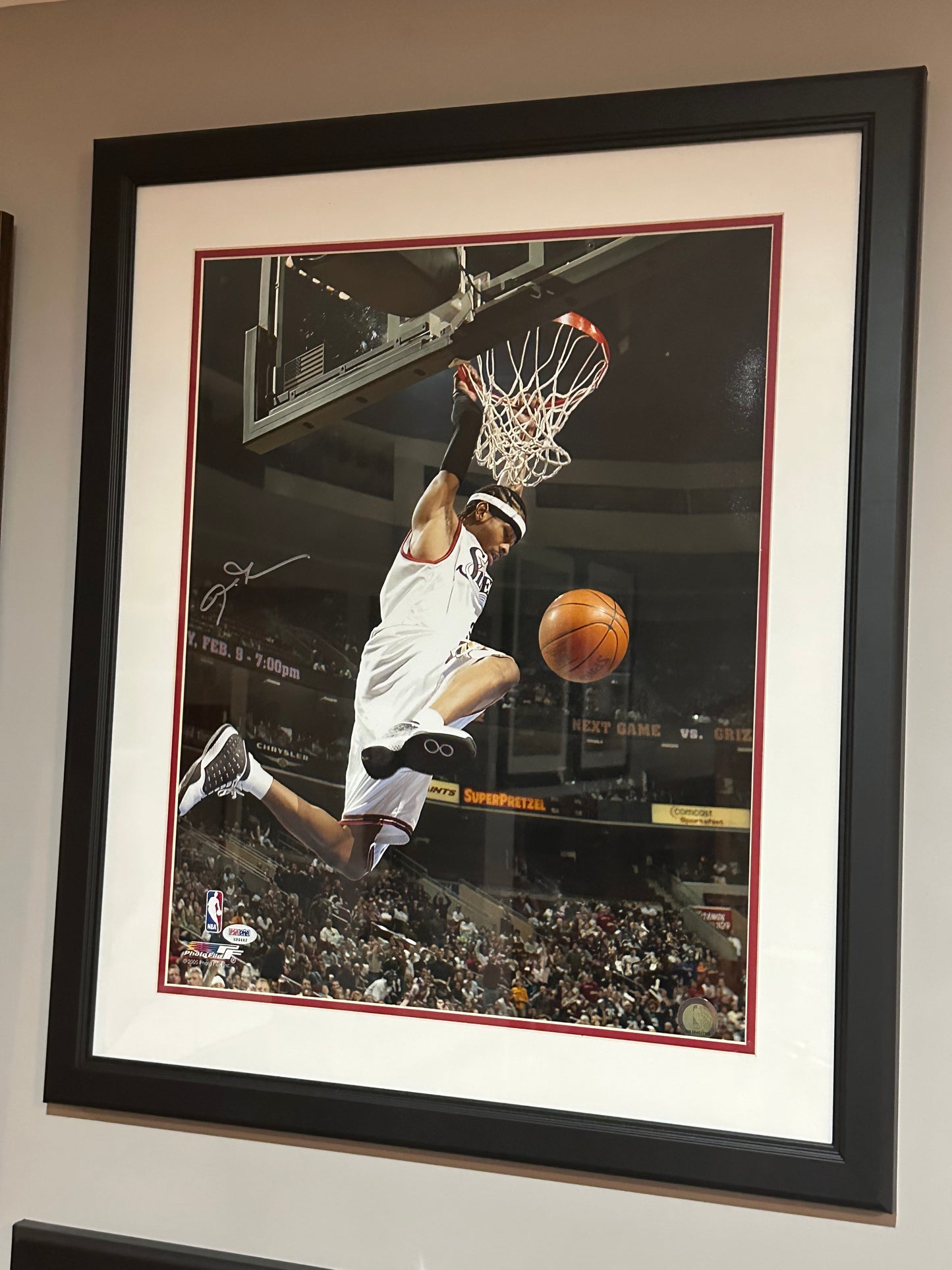 Allen Iverson Signed 16x20 Framed 76ers Photo PSA