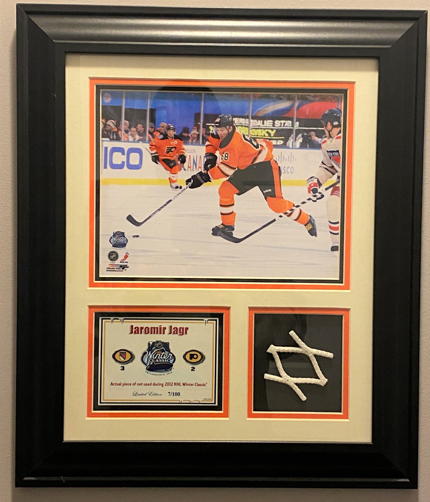 Flyers Game Used Net from The Winter Classic Framed Jamir Jagr Photo #7/100