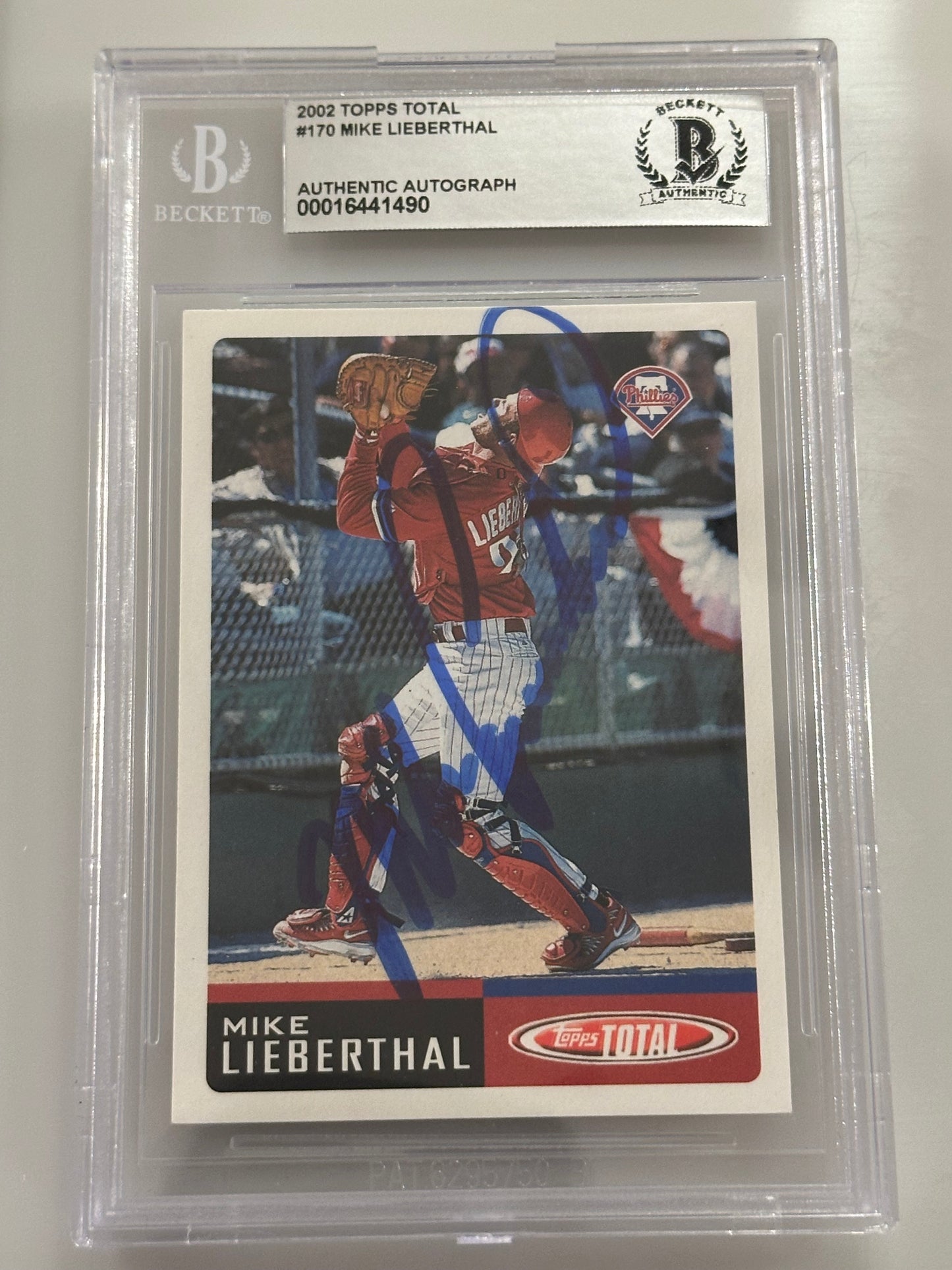 Mike Lieberthal 2002 Total Topps Phillies Signed Baseball Card - Beckett