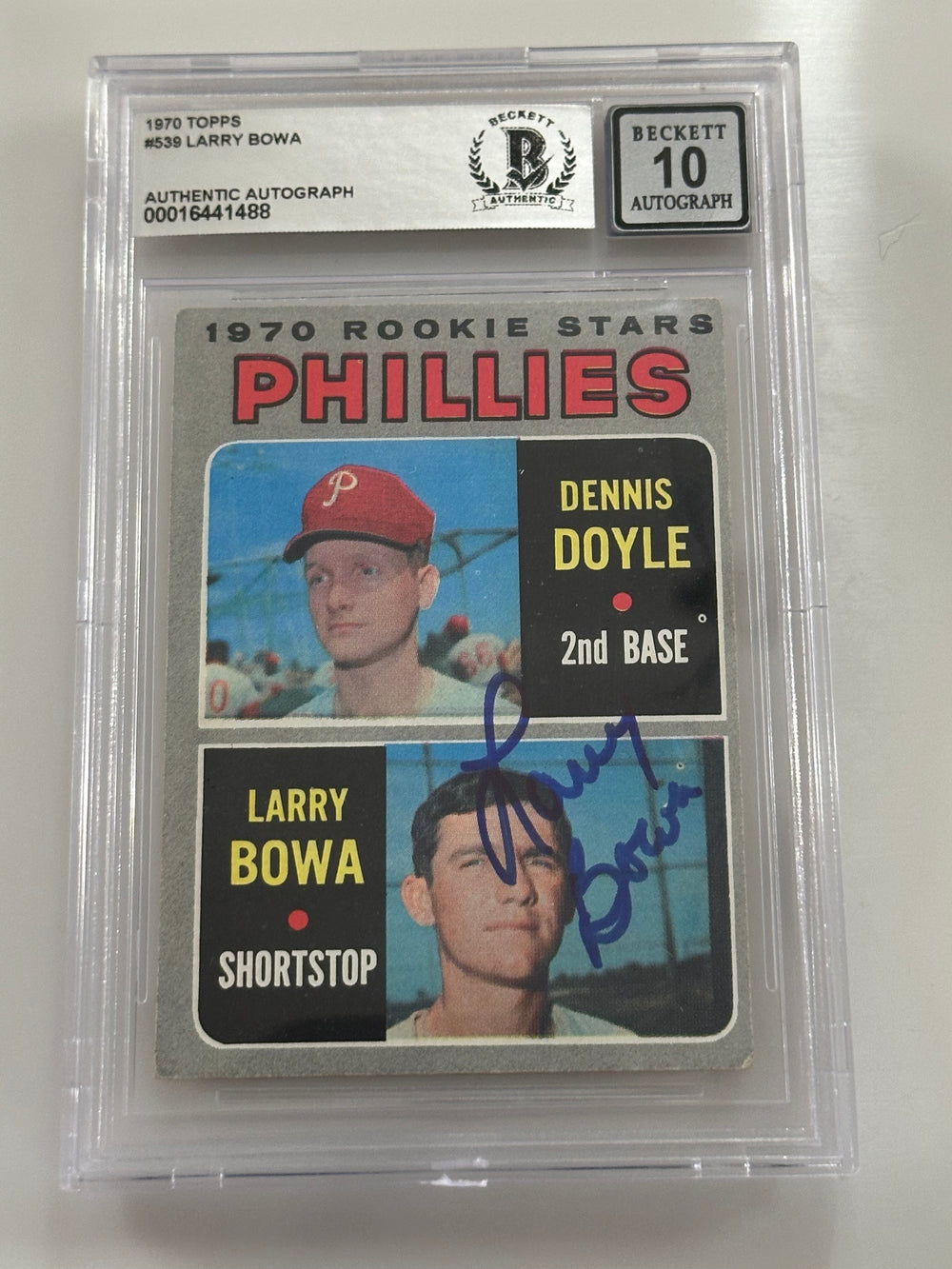 Larry Bowa 1970 Topps Phillies Signed Baseball Card - Beckett Auto 10