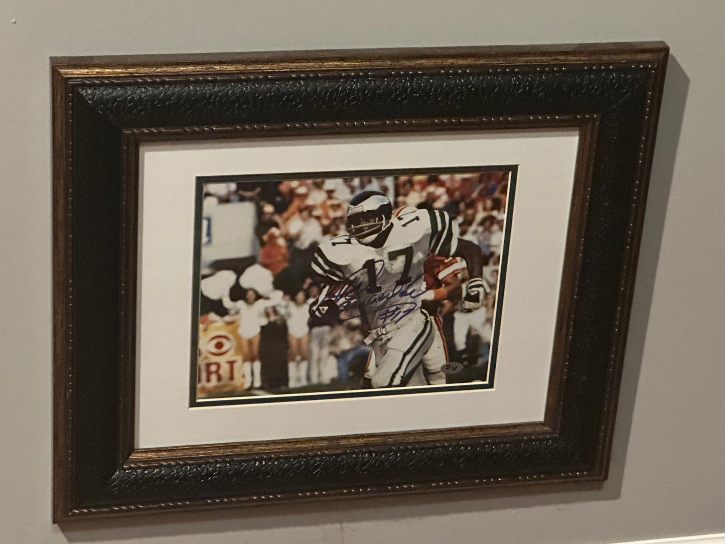 Harold Carmichael Signed 8 x 10 Eagles Photo Framed