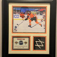 Flyers Game Used Net from The Winter Classic Framed Jamir Jagr Photo #7/100